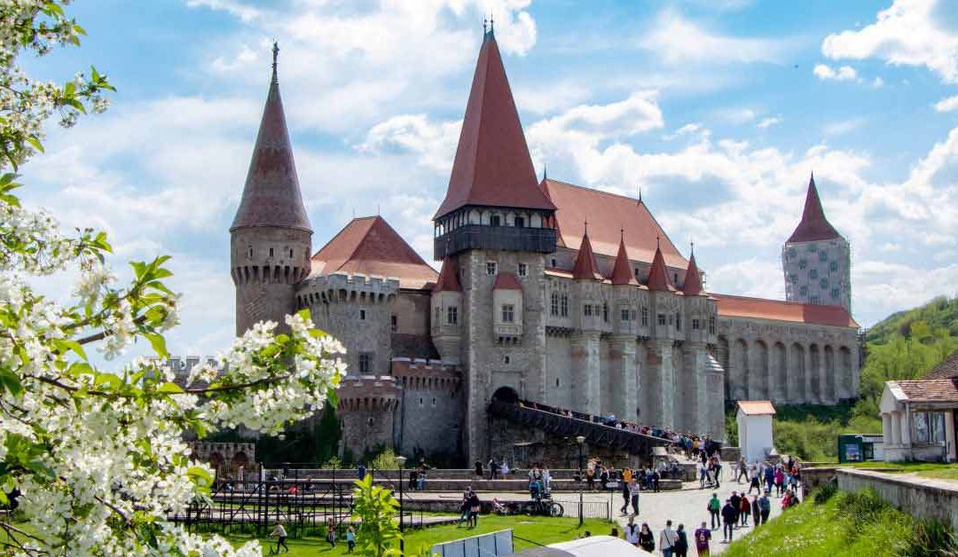 Castelul-Corvinilor-Ziprentacar